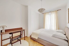 Modern Flat - 6P- Voltaire
