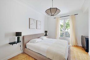 Modern Flat - 6P- Voltaire
