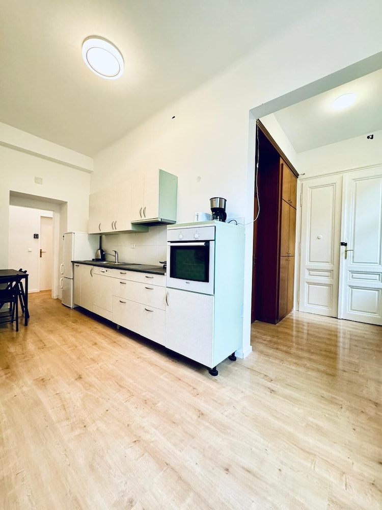 Comfortable 5BR Stay Near Westbahnhof