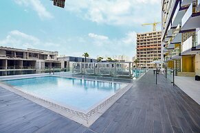 JVC Suites by Hostiva - City View