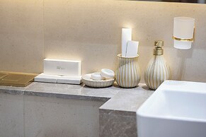 JVC Suites by Hostiva - City View