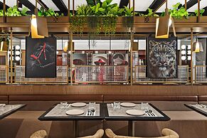 Radisson RED Auckland