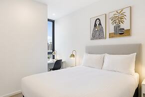 South Yarra Stay With Balcony Views