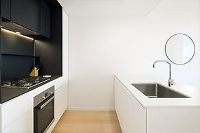 South Yarra Stay With Balcony Views