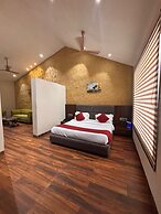 Ambaram Hotel & Resort