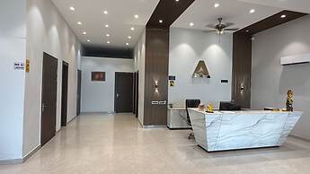 Ambaram Hotel & Resort