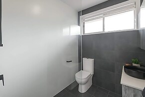Prickly Pear Stays in Adamstown, 1-br