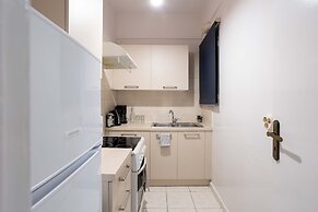 Central Athens Fully-equipped Getaway in Victoria