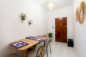 Central Athens Fully-equipped Getaway in Victoria