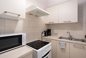 Central Athens Fully-equipped Getaway in Victoria