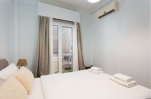 Central Athens Fully-equipped Getaway in Victoria