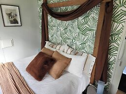Watts River Tiny - Hidden, but Close to Township