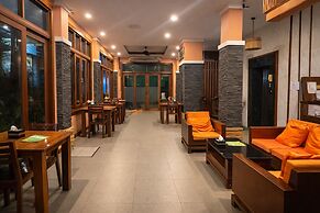 Aura Inn