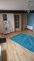 The Lions Den - La Loge Mantilly