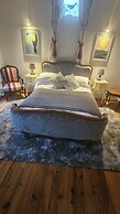 The Lions Den - La Loge Mantilly