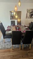 The Lions Den - La Loge Mantilly