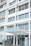 XENON HOSTELS UG