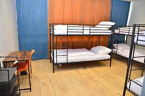 XENON HOSTELS UG