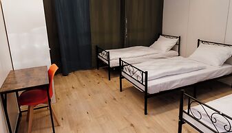 XENON HOSTELS UG