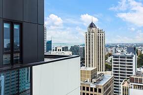 Modern 2BR in CBD - Zodiak Stays