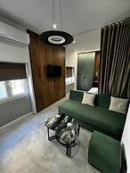 Warm Corner Studio Central Comfort