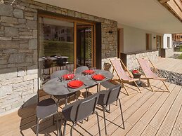 Refined Ski Apartment Facing Mont Blanc