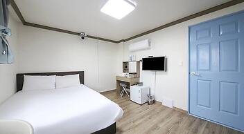 Top Island Hotel