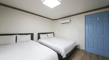 Top Island Hotel