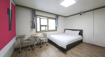Top Island Hotel