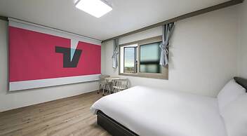 Top Island Hotel