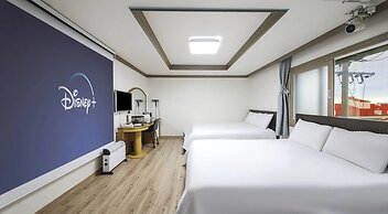 Top Island Hotel