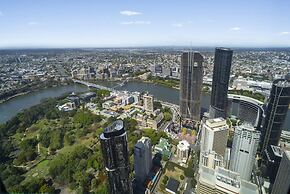 Panoramic Views Apartment & High-rise Pool and Gym