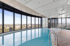 Panoramic Views Apartment & High-rise Pool and Gym