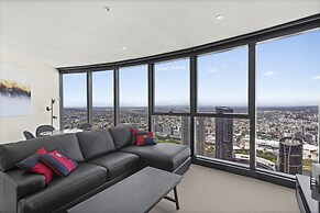Panoramic Views Apartment & High-rise Pool and Gym