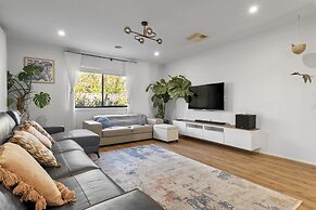 Family Escape With Private Courtyard