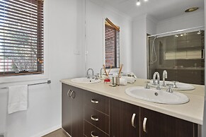 Family Escape With Private Courtyard