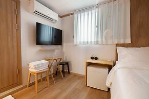 Stay 105 Haenggung Residence