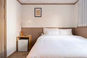 Stay 105 Haenggung Residence