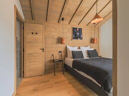 Chic Alpine Apartment With Shared Pool