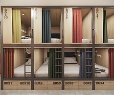 Hanoi Loopers Hostel & Rooftop Bar