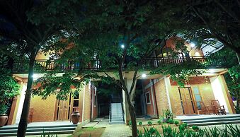village avenue resort