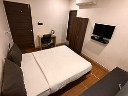 HOTEL LOTUS