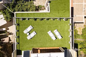Stefanakos House
