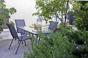 Areopolis Art Apartment