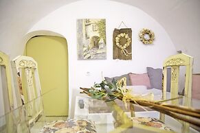 Areopolis Art Apartment