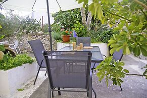 Areopolis Art Apartment