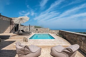 Villaki House
