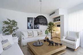 Helen Luxury Holiday House