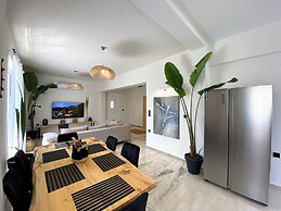 Ionias Seaside Apartment