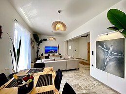 Ionias Seaside Apartment